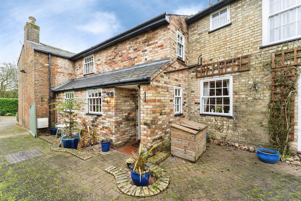 Property photo 3 of 17