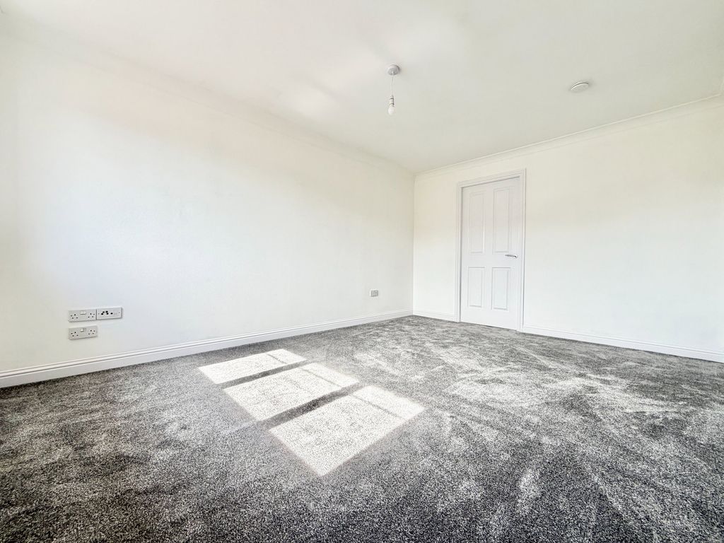 Additional image 4 of 2 bed flat for saleMckenna Avenue, Stoneywood, Denny FK6