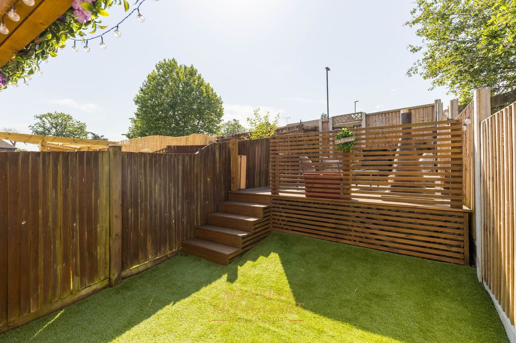 Property photo 3 of 23