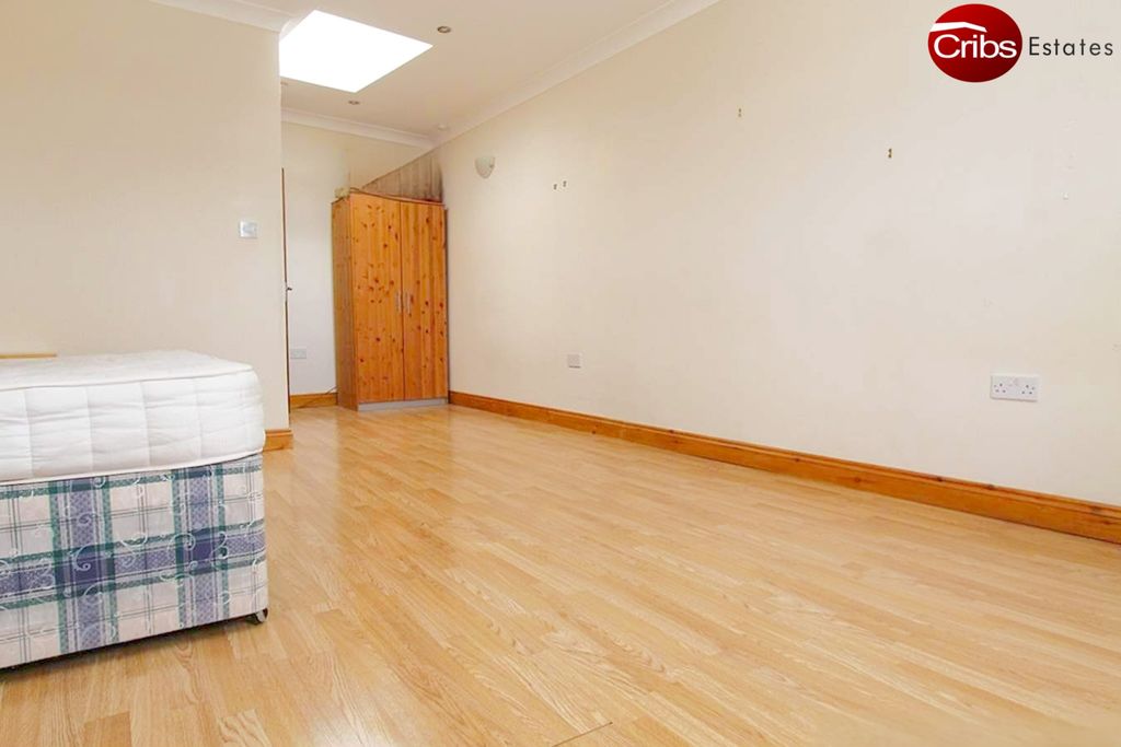 Property photo 3 of 10 Gallery