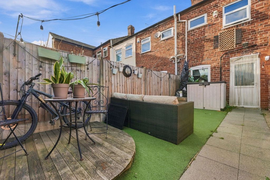 Property photo 2 of 16