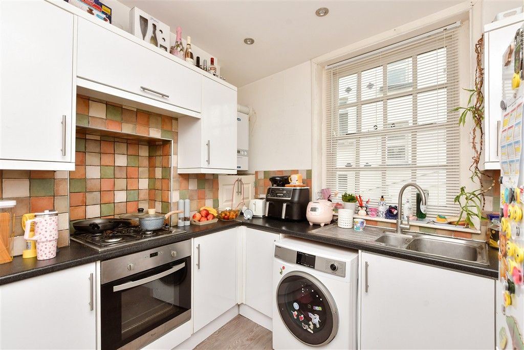 Property photo 2 of 10 Kitchen