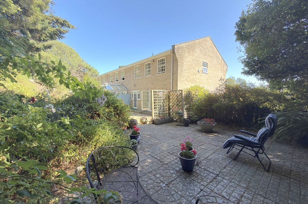 Property photo 3 of 25