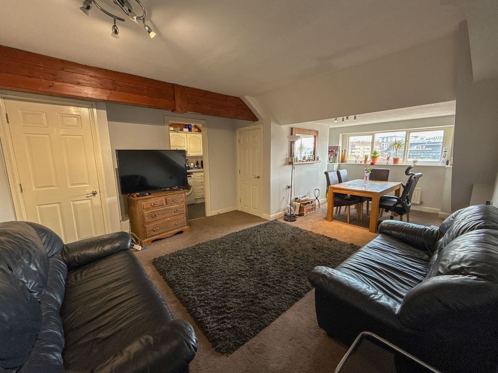 Property photo 2 of 9 Lounge/Diner