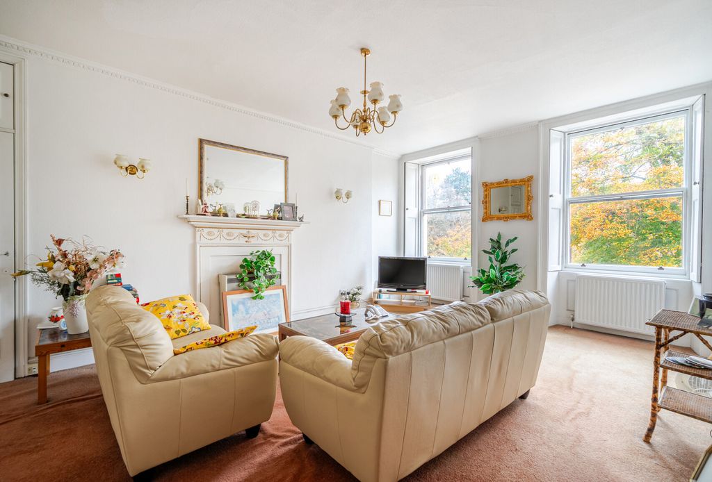 Property photo 2 of 17 Sitting Room