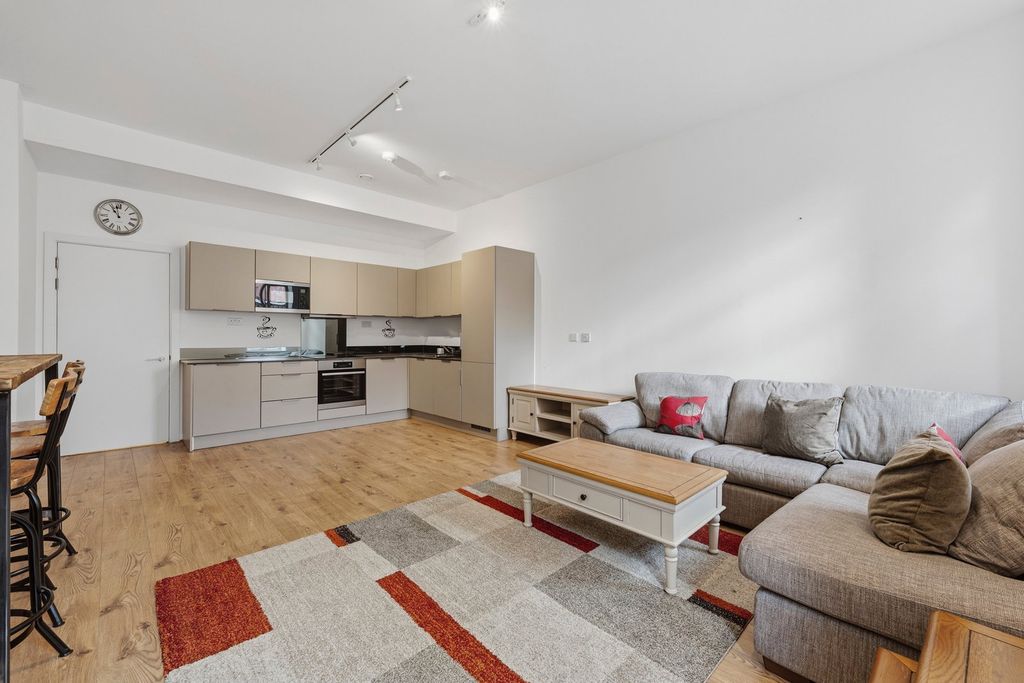 Property photo 2 of 14