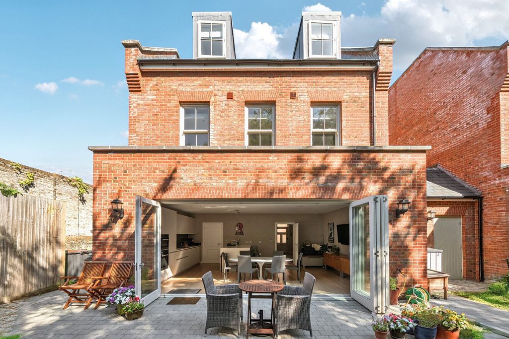 Property photo 2 of 23 Picture No. 37