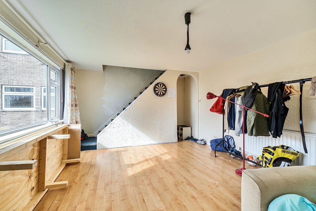 Property photo 2 of 13 1429223-12-69B005...