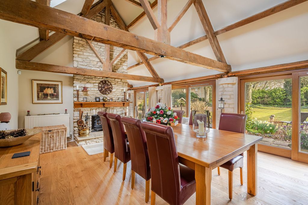 Property photo 3 of 21