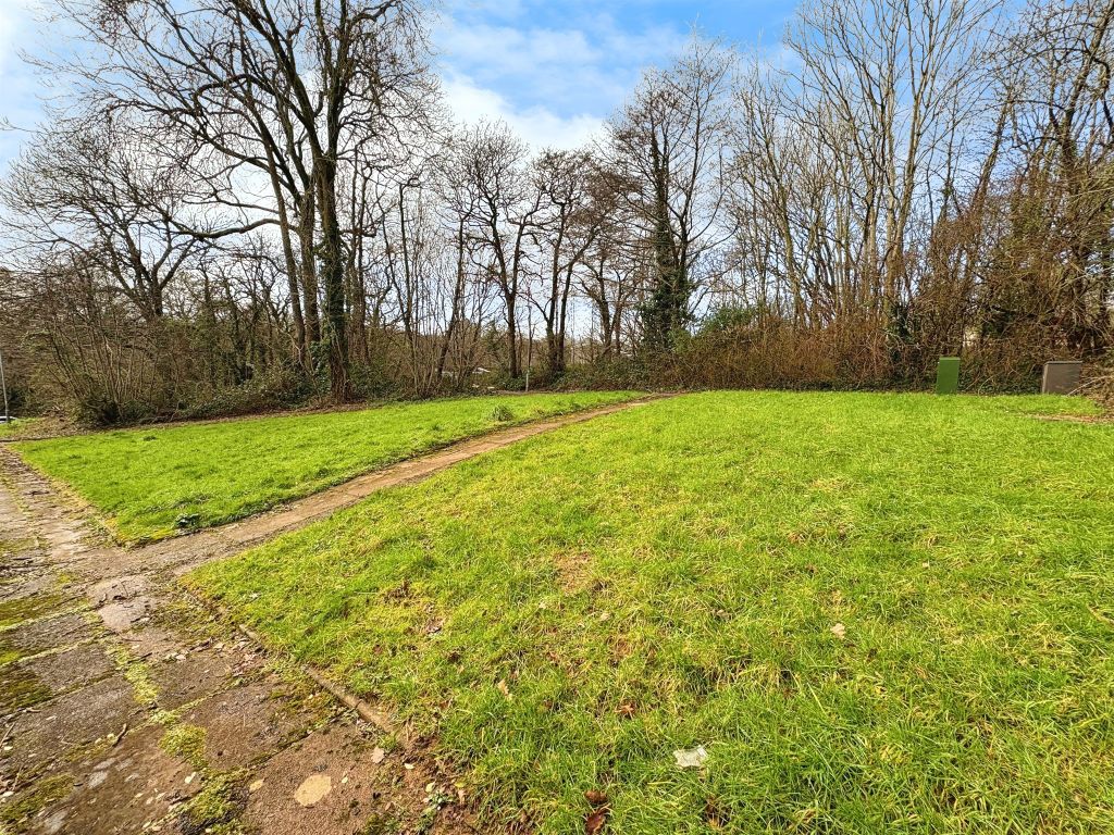 Property photo 2 of 25