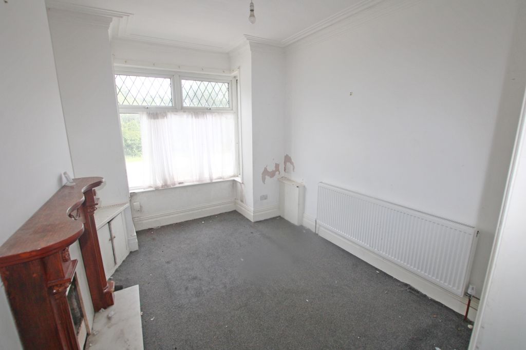 Property photo 3 of 9 3
