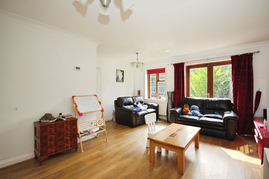 Property photo 3 of 16