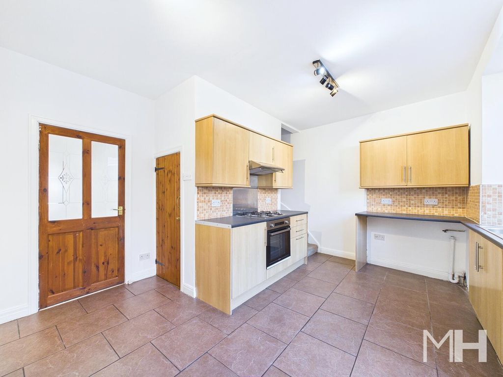 Property photo 2 of 15 Kitchen