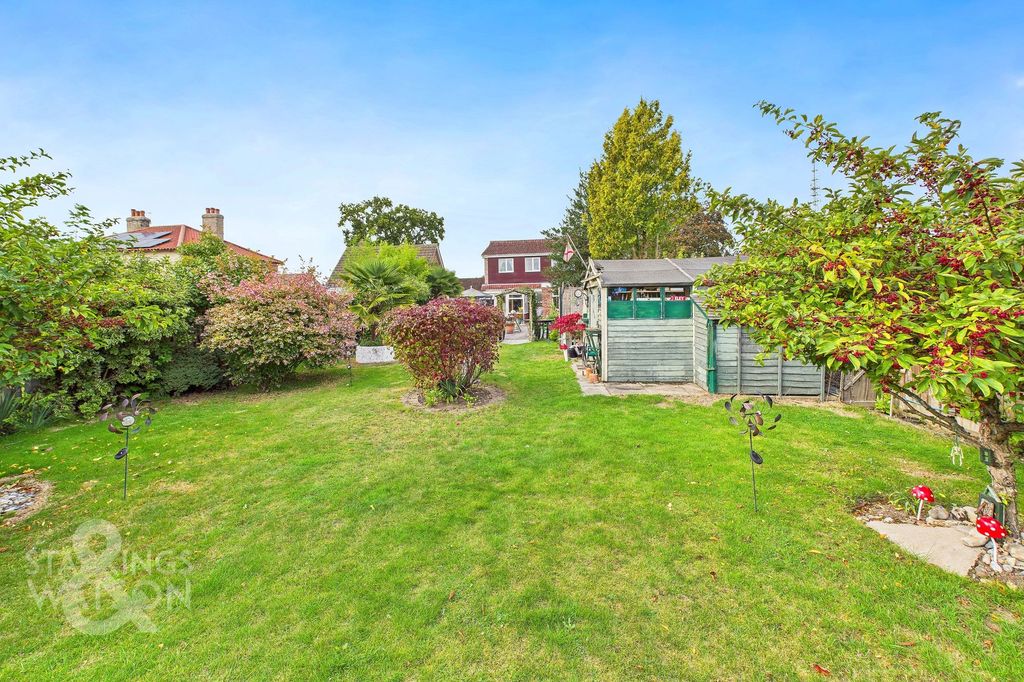 Property photo 2 of 23