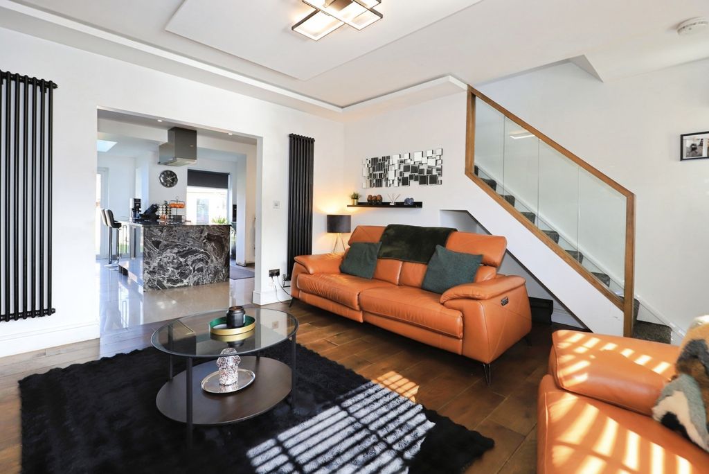 Property photo 2 of 20 Pbox-Img.Jpg