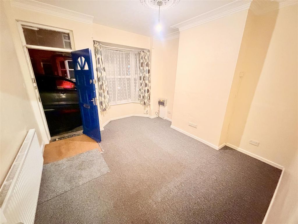 Property photo 3 of 12 Tempimagejf0N8W.Jpg