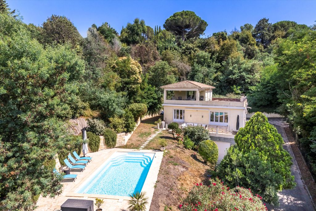 Property photo 1 of 17 Image