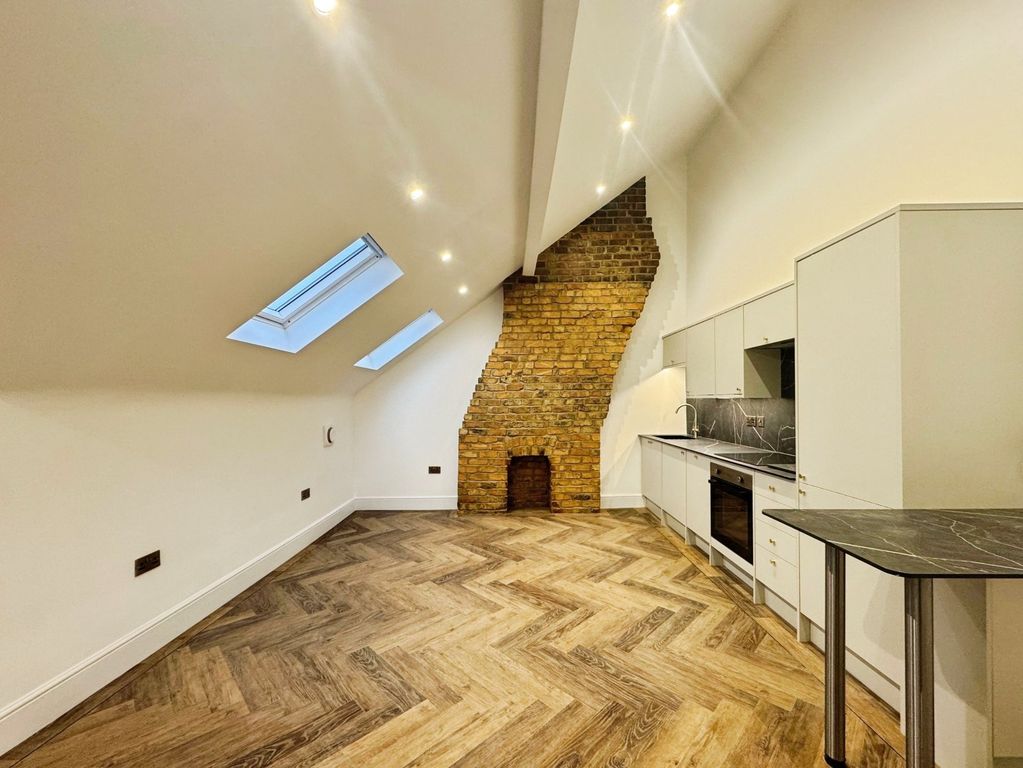 Property photo 3 of 17 Picture No. 15