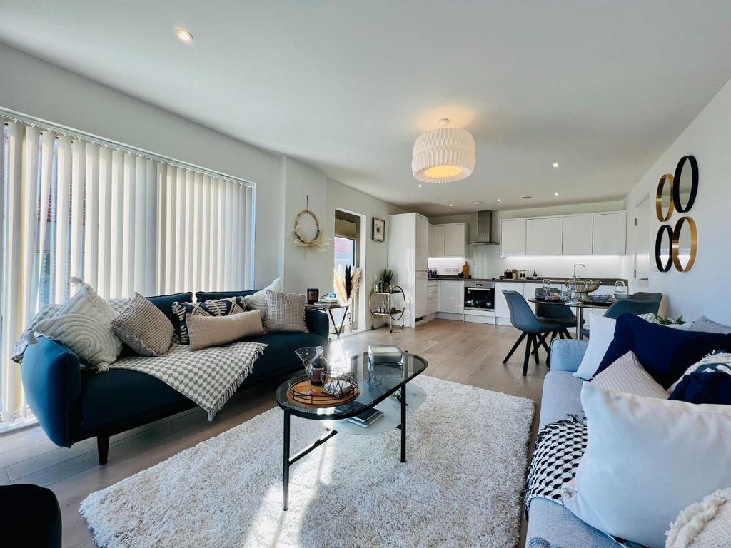 Property photo 1 of 21