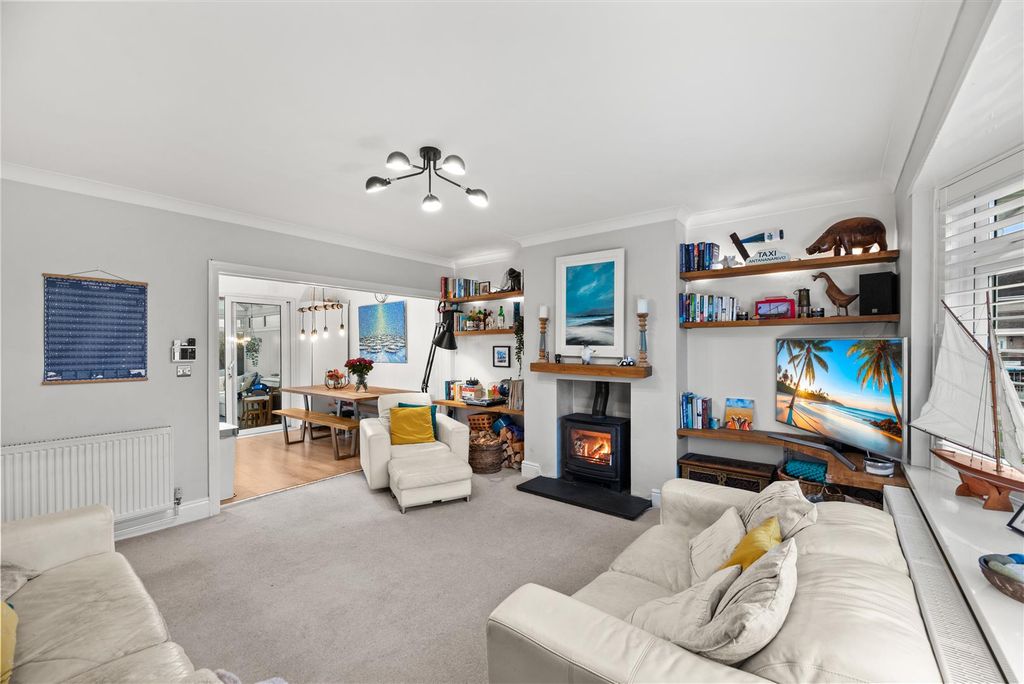 Property photo 2 of 30 Living Room