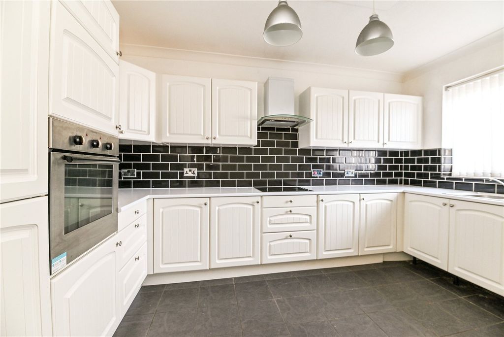 Property photo 3 of 16 Picture No. 03