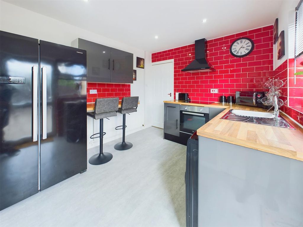 Property photo 3 of 43