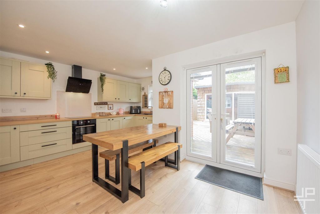 Property photo 3 of 42 2Qwd0DI1Aeka9Ed8Rnmh9W.Jpg