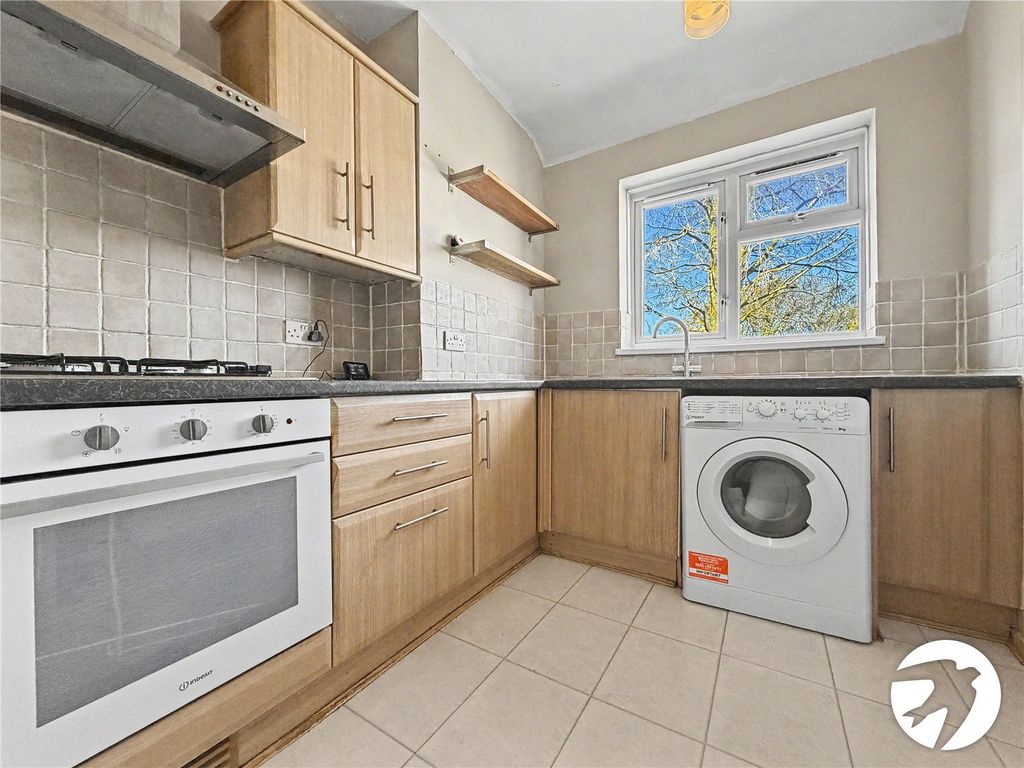 Property photo 3 of 8 Kitchen