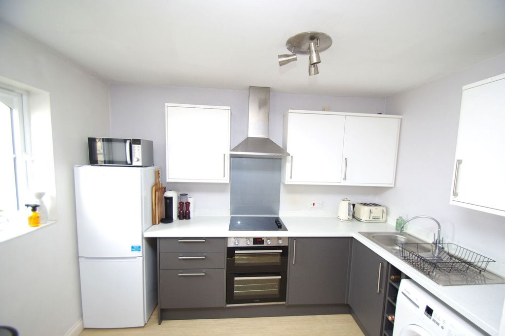 Property photo 3 of 5