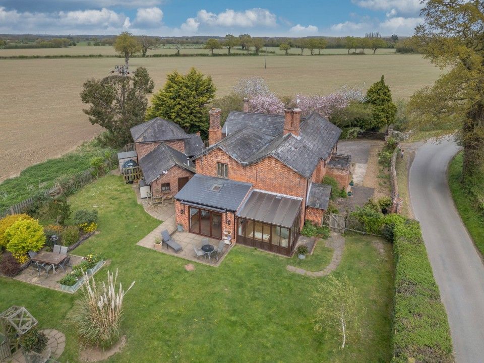 Property photo 2 of 34