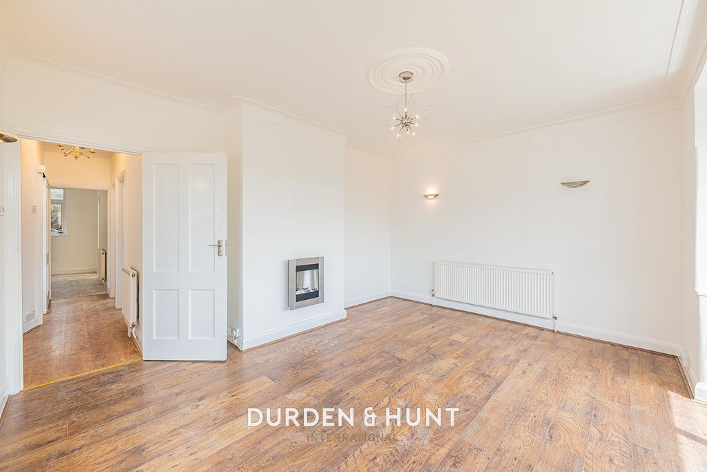 Property photo 3 of 19 Tudor-16.Jpg