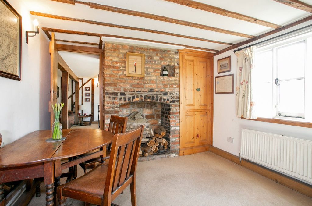 Property photo 2 of 33