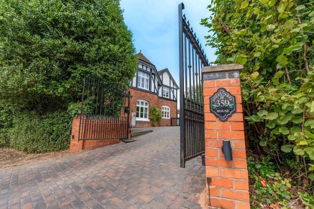 Property photo 2 of 44