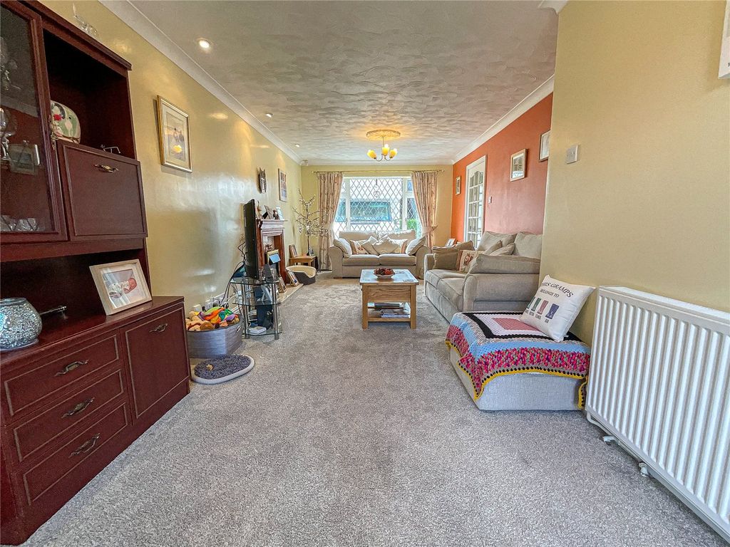 Property photo 3 of 28 Picture No. 11