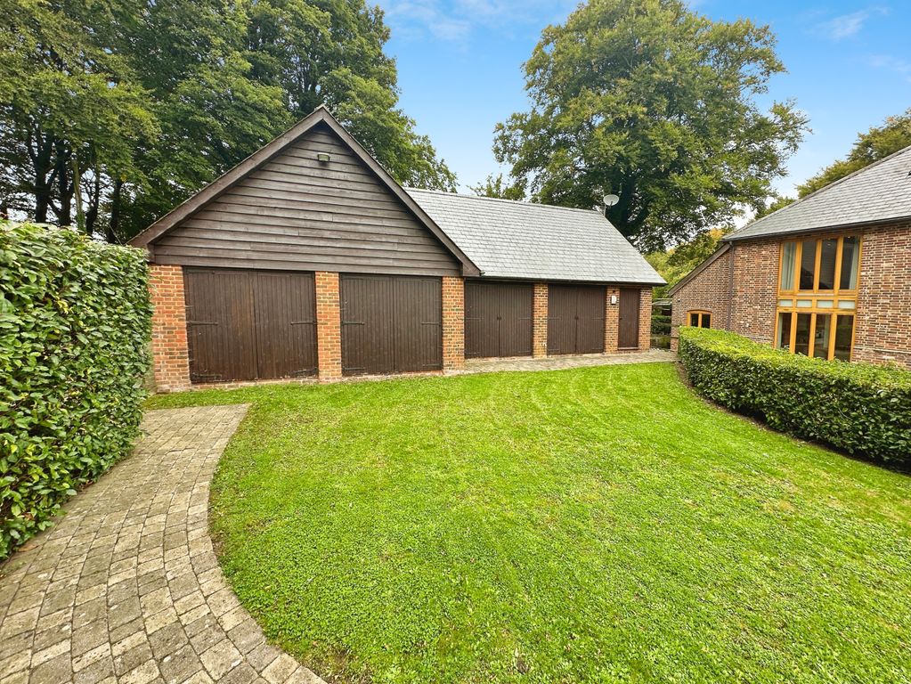 Property photo 2 of 37 Double Garage