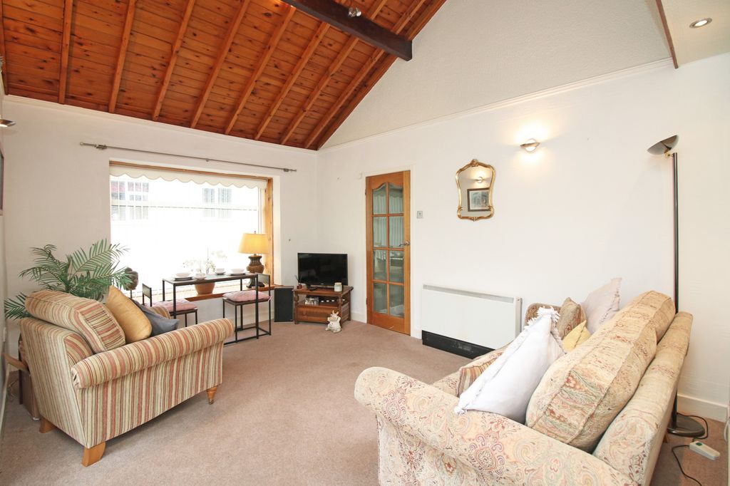 Additional image 4 of 1 bed flat for saleBleasdale Court, 21-24 Queens Terrace, Fleetwood FY7