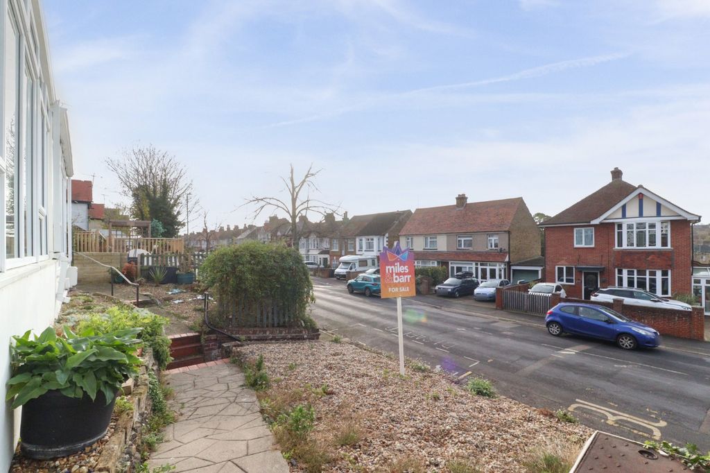 Property photo 2 of 12 Picture 2