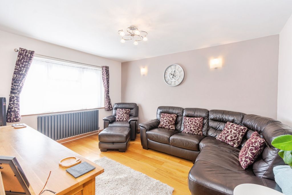 Property photo 3 of 18