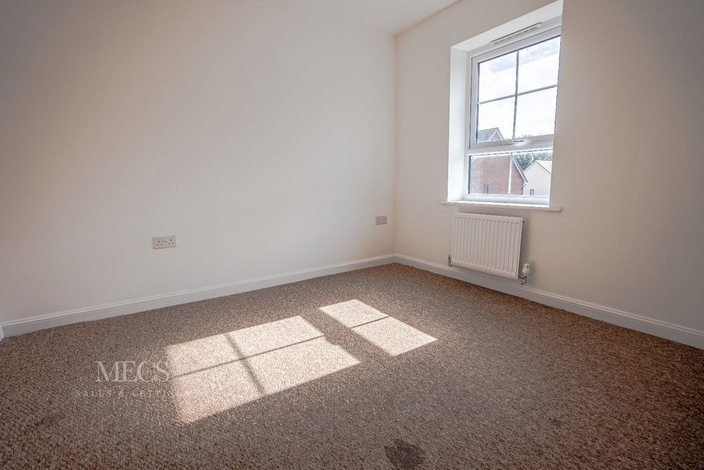 Property photo 2 of 11 4801972