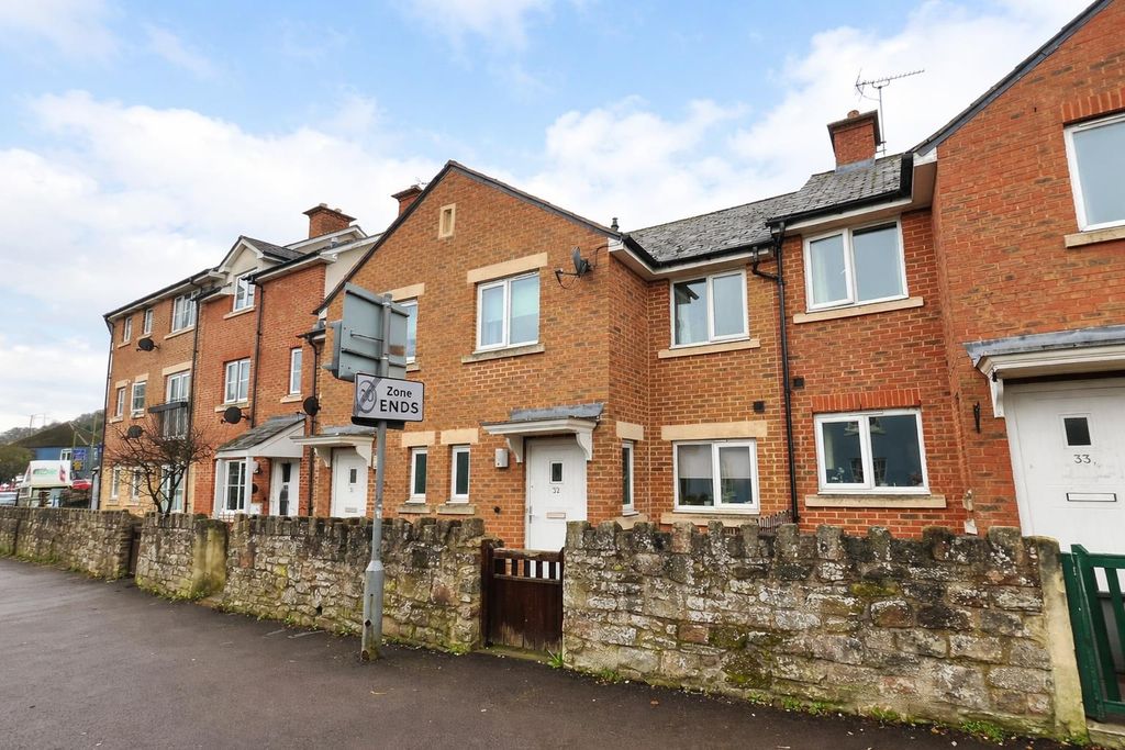 Property photo 1 of 9