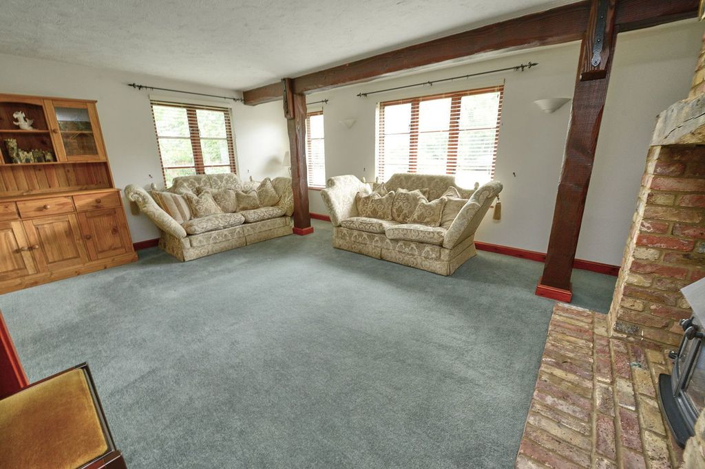 Property photo 3 of 24