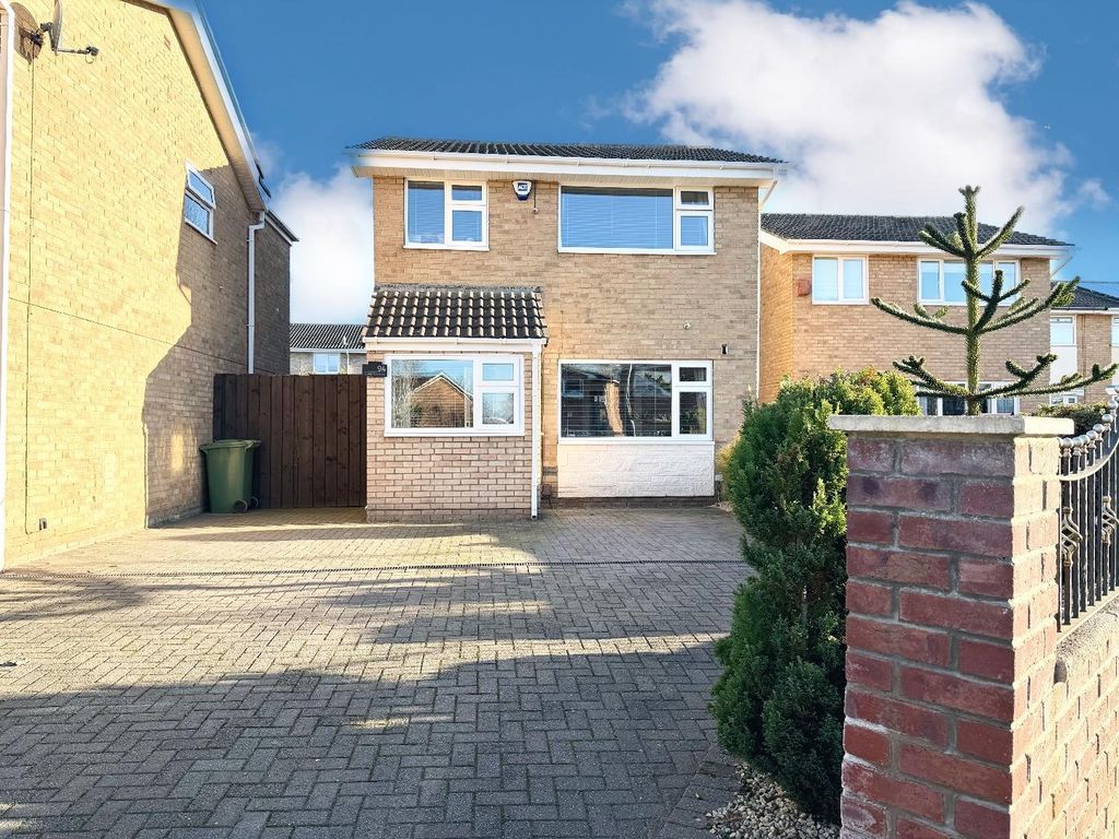 Property photo 1 of 13 External