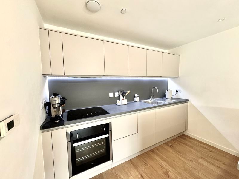 Property photo 3 of 14 Photo 8