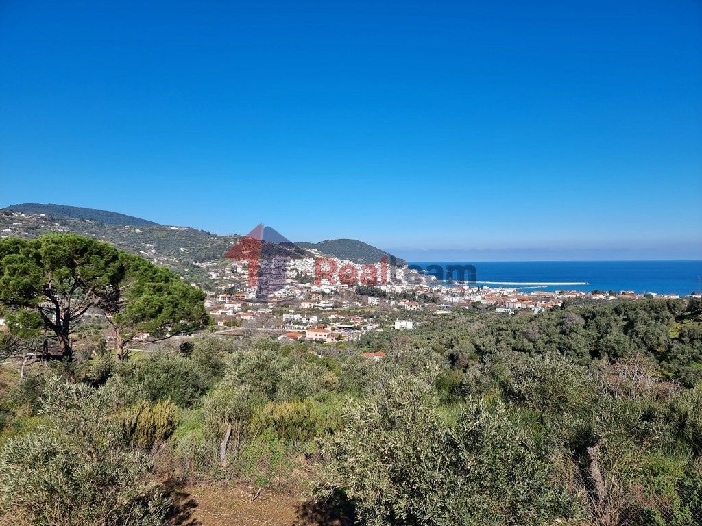 Property photo 2 of 24