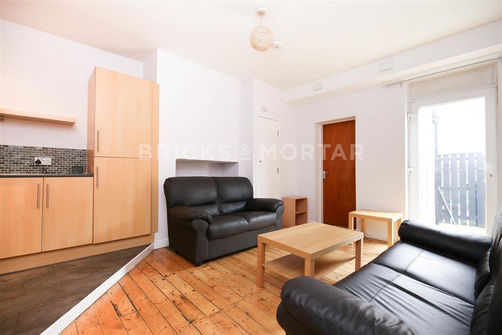 Property photo 3 of 10 2.Jpg