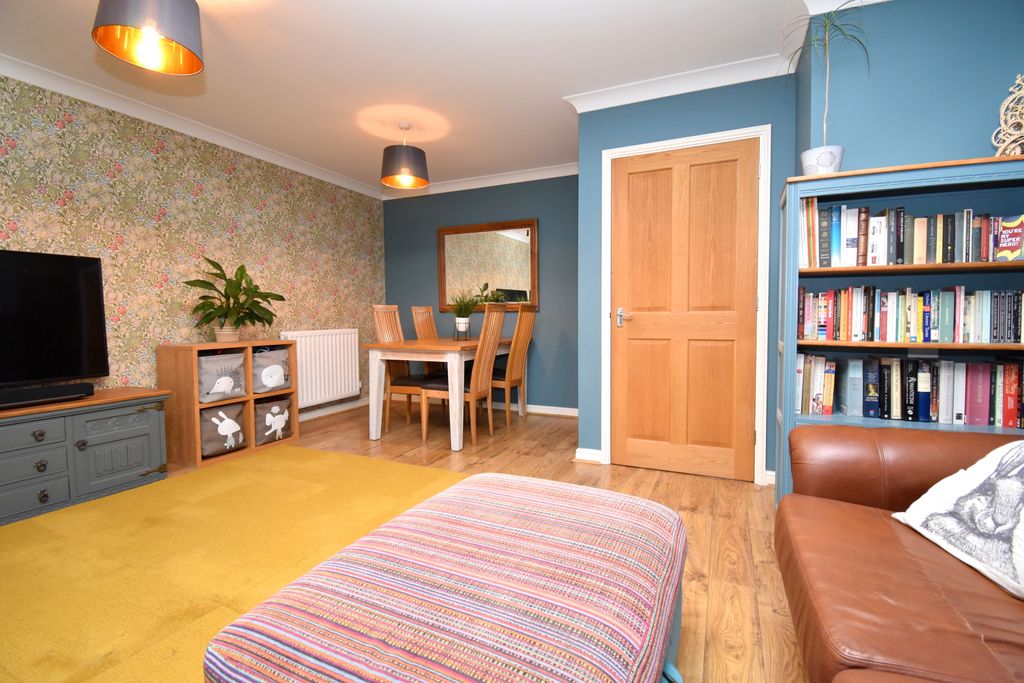 Property photo 3 of 27