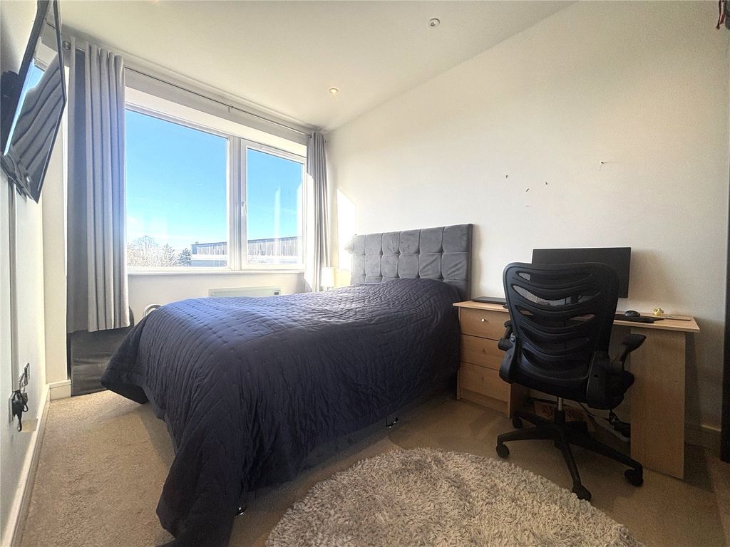 Property photo 3 of 7 Bedroom 1