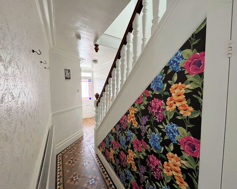 Property photo 3 of 37