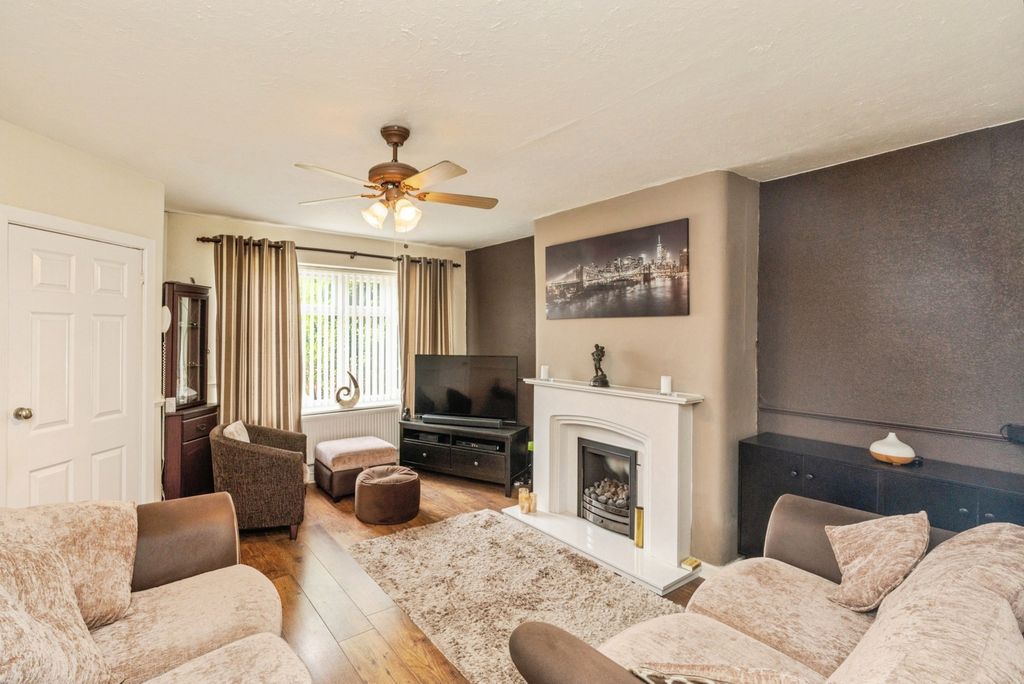 Property photo 2 of 17 Pbox-Img.Jpg