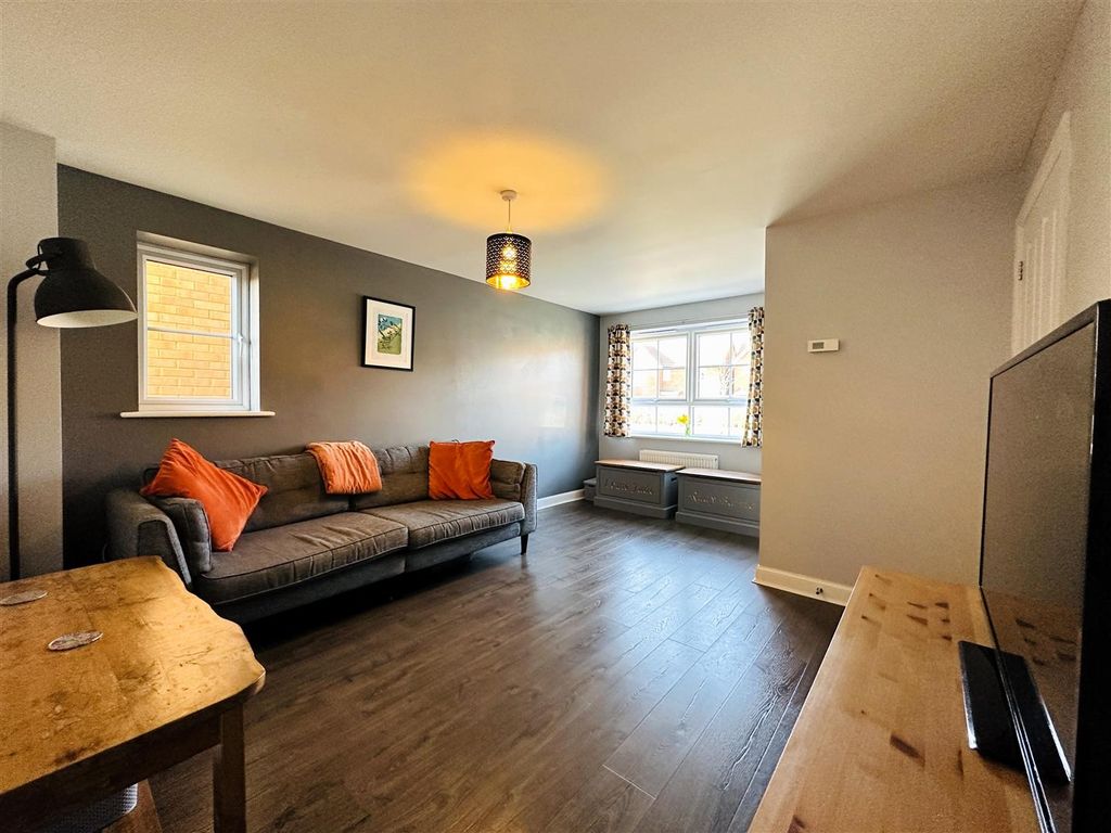 Property photo 2 of 15 Lounge.Jpg